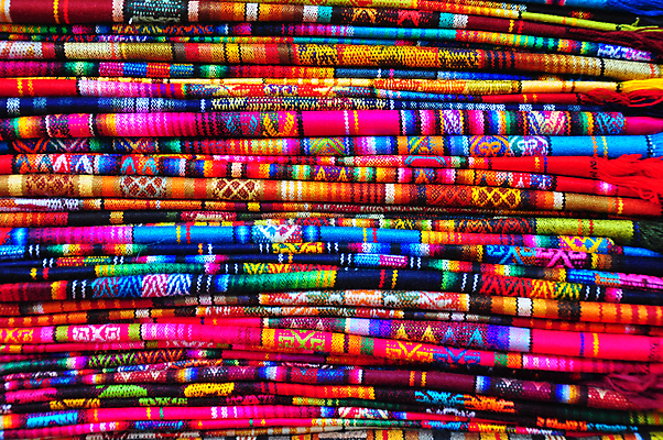 포토 JPG 해외이미지 전통 문화 여행 사람없음 직물 남아메리카 중앙아메리카 시장 원주민 담요 에콰도르 장인 수공예 양모 짜기 핸드메이드 해외202004 해외포토 모션 아메리카 아프리카인 공예 파일형식 이미지허브