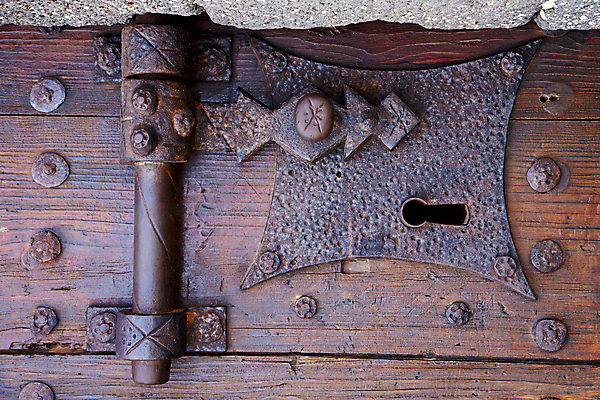 포토 JPG 해외이미지 벽 여행 백그라운드 십자가 패턴 곡선 건축양식 부분 창문 아프리카 추상 휴가 그림자 안전 사람없음 목재 문 금속 검은색 페인트 거품 못 블라인드 역사 스페인 닫기 철 부식 질감 잠금 시트 정맥 셔터 천연기념물 빈털터리 놋쇠 옛날 콘크리트 해외202004 해외포토 나무 건축 유럽 나라 선 컬러 무늬 재료 모션 재질 공구 커튼 보안 혈관 파일형식 이미지허브