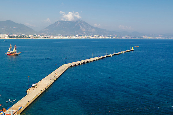 포토 JPG 해외이미지 구름 바다 하늘 휴가 산 풍경 사람없음 여름 파란색 햇빛 태양 환경 항구 맑음 봄 액체 언덕 장면 포트 칠면조 해외202004 해외포토 자연요소 계절 컬러 교통시설 조류 날씨 파일형식 이미지허브