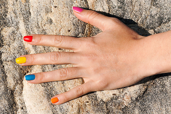 포토 JPG 해외이미지 백인 손 디자인 여자 꽃 분홍색 백그라운드 꽃무늬 패턴 손가락 추상 미술 사람없음 빨간색 초록색 물 빛 컬러풀 장미 노란색 유행 흰색 못 화려 우아함 손톱관리 손톱 피부 대나무 복잡 스타일 세련 해외202004 해외포토 자연요소 서양인 나무 식물 컬러 컨셉 무늬 문화예술 사람 신체부위 공구 네일아트 파일형식 이미지허브