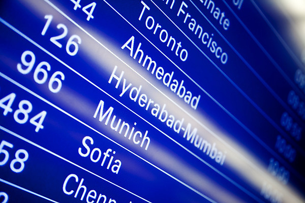 포토 JPG 해외이미지 여행 텍스트 교통시설 사람없음 파란색 디지털 스크린 모니터 자료 정보 도시 시간 기다림 시간표 공항 방향 도착 사인 출발 뉴질랜드 줄서기 터미널 목차 해외202004 해외포토 컬러 교통 컨셉 모션 컴퓨터 오세아니아 계획 시설 파일형식 이미지허브