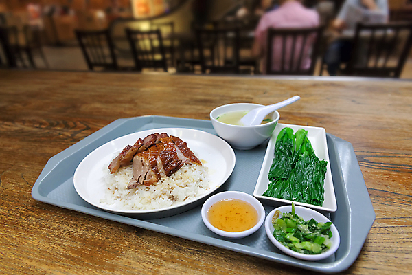 포토 JPG 해외이미지 접시 음식 채소 젓가락 고추 탁자 밥 쟁반 육류 돼지고기 동양인 사람없음 세트 식당 식사 중국 사발 수프 바비큐 굽기 홍콩 점심식사 해외202004 해외포토 식기 아시아 가구 식재료 수저 인종 상점 사기그릇 구이 파일형식 이미지허브