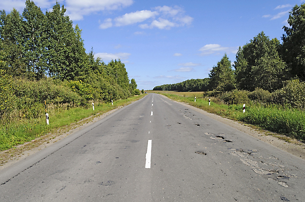 포토 JPG 해외이미지 나무 계절 도로 여행 무늬 교통시설 자연 하늘 휴가 풍경 사람없음 야외 초록색 여름 파란색 환경 침묵 손상 회색 시골 고속도로 균열 아스팔트 방향 러시아 깨짐 방법 수평선 해외202004 해외포토 식물 유럽 길 컬러 교통 컨셉 모션 소리 시설 생태계 파일형식 이미지허브