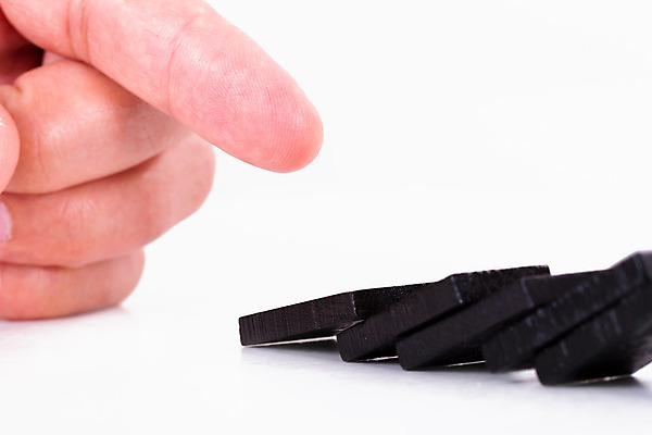 포토 JPG 해외이미지 조각 손가락 성공 레저 사람없음 검은색 게임 흰색 우승 점 퍼즐 도박 닫기 선택 계획 배열 기회 패배 전략 해결 고립 도미노 어려움 인내 줄서기 완전 해외202004 해외포토 손 컬러 컨셉 모션 놀이 최고 파일형식 이미지허브