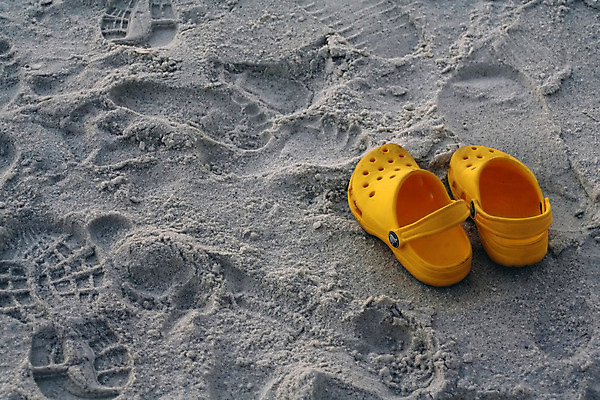 포토 JPG 해외이미지 길 모래 파도 바다 여행 백그라운드 패턴 자연 휴가 따뜻함 풍경 사람없음 야외 물 여름 태양 맑음 수영 산책 거품 껍질 고독 떨어짐 인쇄 발자국 사인 질감 주말 발가락 단계 방법 선로 양발 혼자 해외202004 해외포토 자연요소 계절 감정 컨셉 무늬 자국 발 날씨 휴식 수상스포츠 생태계 파일형식 이미지허브