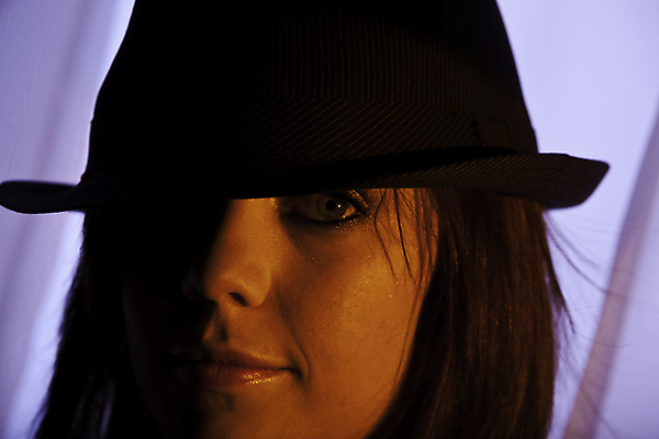 포토 JPG 해외이미지 백인 얼굴 한명 미소 햇빛 신비 빨간머리 스타일 해외202004 해외포토 서양인 1 헤어스타일 컨셉 표정 사람 신체부위 태양 파일형식 이미지허브