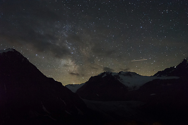 포토 JPG 해외이미지 여행 휴가 산 풍경 사람없음 여름 여행객 얼음 어둠 트래킹 하이킹 오스트리아 야간 빙하 절정 해외202004 해외포토 자연요소 계절 유럽 레저 사람 파일형식 이미지허브