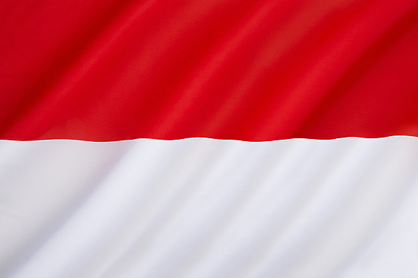 포토 JPG 해외이미지 유럽 여행 사람없음 빨간색 흰색 깃발 심볼 전국 해외202004 해외포토 나라 컬러 파일형식 이미지허브