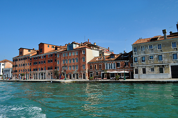 포토 JPG 해외이미지 섬 중년 건축양식 사람없음 봄 이탈리아 도시 중세 역사 4월 지중해 베네치아 타운 석호 해외202004 해외포토 계절 건축 유럽 바다 성인 날짜 파일형식 이미지허브