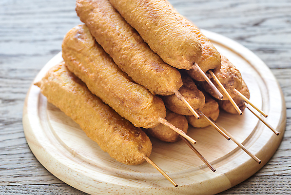 포토 JPG 해외이미지 실내 사람없음 아웃포커스 쌓기 핫도그 나무도마 맛있는 나무배경 해외202004 해외포토 음식 백그라운드 모션 도마 패스트푸드 촬영기법 내부 목재 파일형식 이미지허브