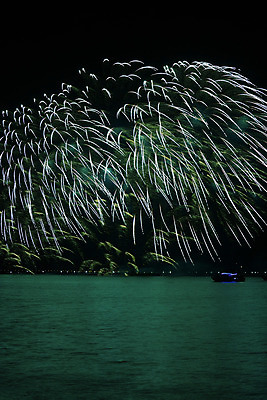 포토 JPG 해외이미지 전통 계절 기념일 행복 백그라운드 휴가 불꽃 새로움 기념 폭죽 불꽃놀이 이벤트 사람없음 빛 컬러풀 반사 파티 경쟁 축하 도시 야간 저녁 폭발 12월 폭발물 연도 쇼 스카이라인 파열 필승 해외202004 해외포토 자연요소 감정 무기 컬러 컨셉 놀이 불 우승 날짜 파일형식 이미지허브