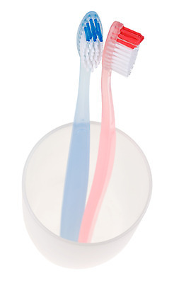 포토 JPG 해외이미지 라이프스타일 길 분홍색 백그라운드 가족 유리 새로움 건강 병원 사람없음 빨간색 파란색 약 침묵 공백 장비 욕실 흰색 신선 붓 입 치아 보호 씻기 빨래 칫솔 플라스틱 자르기 오브젝트 치과의사 고립 돌봄 변기통 위생관리 정중 해외202004 해외포토 컬러 컨셉 가사 의학 관계 모션 재질 관리 생활 신체부위 위생용품 소리 청결 의사 소화기관 파일형식 이미지허브