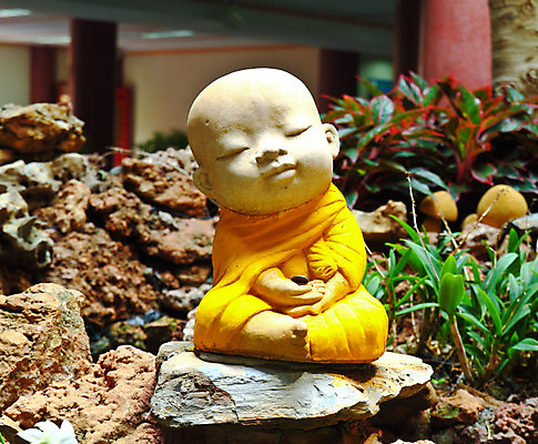 포토 JPG 해외이미지 식물 디자인 공원 아시아 어린이 인형 조각 불교 태국 자연 새로움 미술 사람 소년 사람없음 야외 장식 컬러풀 조각상 노란색 평화 정원 사찰 만화 명상 점토 핸드메이드 해외202004 해외포토 공공시설 남자 나라 종교 컬러 컨셉 종교건축 문화예술 조형물 생태계 파일형식 이미지허브