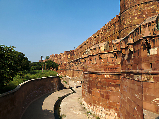 포토 JPG 해외이미지 전통 문화 벽 여행 건축양식 벽돌 파노라마 사람없음 건물 빨간색 세계 여행객 성 중세 역사 재산 큼 이슬람교 땅 인도인 대문 사암 천연기념물 아그라 제국 해외202004 해외포토 외국인 건축물 건축 종교 컬러 촬영기법 사람 동양인 금융 문 돌_바위 크기 파일형식 이미지허브