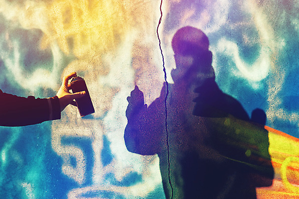 포토 JPG 해외이미지 백인 라이프스타일 손 디자인 외관 남자 문화 벽 거리 창조 그림자 미술 사람 청년 사람없음 야외 컬러풀 페인트 도시 캔 그래피티 그림 예술가 분무기 반항 그런지 빈민가 해외202004 해외포토 서양인 컬러 모션 문화예술 성인 생활 신체부위 낙서 파일형식 이미지허브