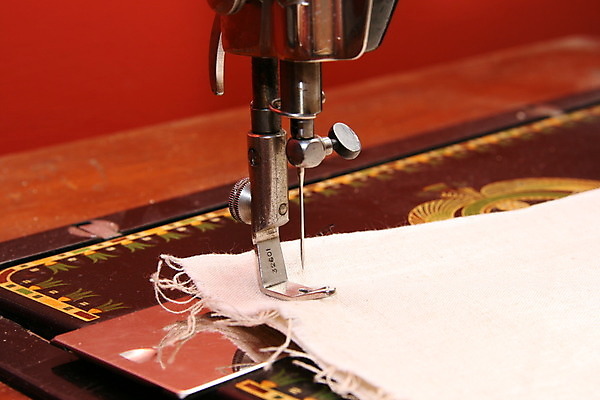 포토 JPG 해외이미지 디자인 옷 산업 비즈니스 사람없음 유행 기계 가수 골동품 직물 실 바느질 복고 재단 옛날 해외202004 해외포토 음악가 파일형식 이미지허브