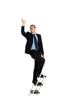 포토 JPG 해외이미지 백인 직업 남자 행복 컨셉 비즈니스 사업가 사다리 성공 실내 한명 정장 성인 사무실 신선 비즈니스맨 자신감 우아함 스마트 흰배경 경영자 경영 고립 정중 지능 패기 해외202004 해외포토 서양인 1 옷 감정 백그라운드 사람 내부 흰색 도구 직장인 리더 파일형식 이미지허브