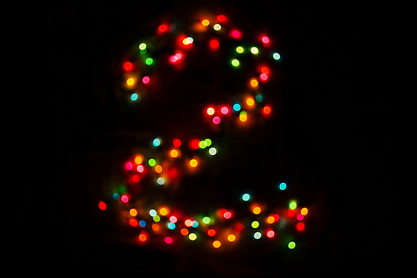 포토 JPG 해외이미지 디자인 백그라운드 텍스트 사람없음 장식 반짝임 숫자 검은색 축제 축하 화려 소프트포커스 보케 빛망울 해외202004 해외포토 문자 컬러 컨셉 모션 촬영기법 빛 파일형식 이미지허브