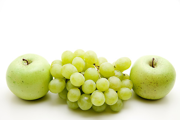 포토 JPG 해외이미지 음식 과일 포도 건강 사람없음 초록색 수확 신선 맛 사과 발사 먹기 흰배경 해외202004 해외포토 컬러 백그라운드 컨셉 농업 모션 흰색 파일형식 이미지허브
