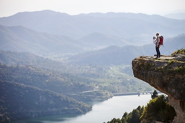 포토 JPG 해외이미지 여자 행복 아들 어린이 여행 2 배낭 가족 자연 엄마 산 함께함 서기 풍경 두명 여름 여행객 걷기 계곡 트래킹 하이킹 자유 시골 아기 던지기 스페인 가장자리 정상 언덕 장면 적재 하이커 해외202004 해외포토 계절 감정 유럽 컨셉 가방 관계 모션 레저 사람 둘레 생태계 파일형식 이미지허브