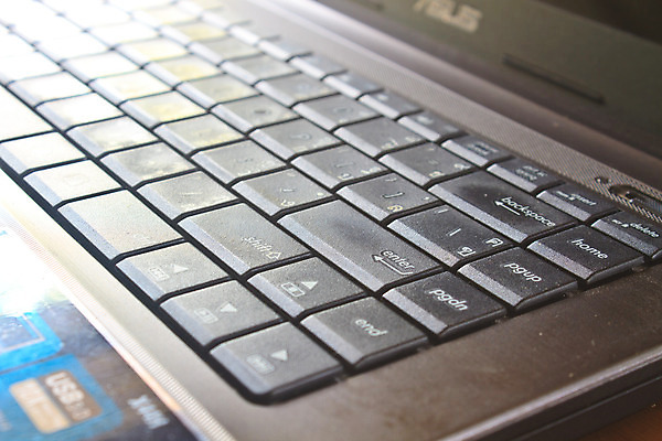 포토 JPG 해외이미지 컨셉 인터넷 비즈니스 부분 열쇠 아이디어 사람 사람없음 노트북 컴퓨터 숫자 디지털 자료 터치 과학기술 가리킴 키보드 업무 못 닫기 선택 연결 편지 묘사 시작 언론 시스템 타입 입력 키패드 가상 해외202004 해외포토 문자 모션 기술 손짓 전자제품 공구 작업 파일형식 이미지허브