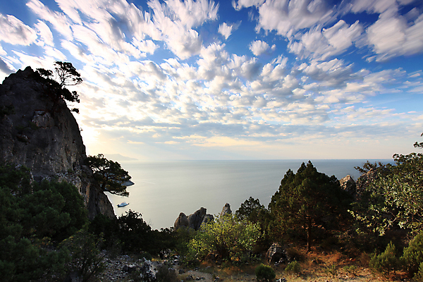 포토 JPG 해외이미지 구름 계절 바다 여행 백그라운드 자연 하늘 날씨 산 풍경 사람없음 야외 초록색 물 여름 파란색 빛 태양 침묵 바위 언덕 장면 천국 내추럴 우크라이나 수평선 해외202004 해외포토 자연요소 유럽 컬러 소리 돌_바위 생태계 파일형식 이미지허브