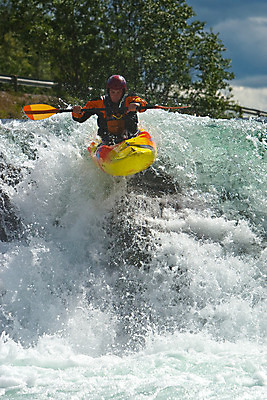 포토 JPG 해외이미지 라이프스타일 스포츠 파도 포즈 모션 자연 휴가 휴식 건강 한명 야외 빨간색 물 여름 강 운동 노란색 힘 폭포 젖음 에너지 추위 도전 안개 게임 개울 서핑 황무지 급류 보호 위험 노 속도 흥분 카약 분무기 지역 추적 뱃놀이 해외202004 해외포토 자연요소 1 계절 감정 바다 컬러 컨셉 배_교통 놀이 날씨 사람 생활 전통놀이 수상스포츠 생태계 선박 파일형식 이미지허브