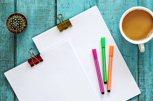 포토 JPG 해외이미지 디자인 종이 안경 커피 백그라운드 컨셉 비즈니스 탁자 선인장 직장 사람없음 목재 컵 파란색 컬러풀 사무실 펜 우주 쪽지 공책 공백 계산기 도구 업무 작업실 플랫 정상 책상 문서 위치 페이지 해외202004 해외포토 나무 식물 식기 잡화 음료 컬러 가구 회사 재료 문구용품 필기구 장비 작업 파일형식 이미지허브