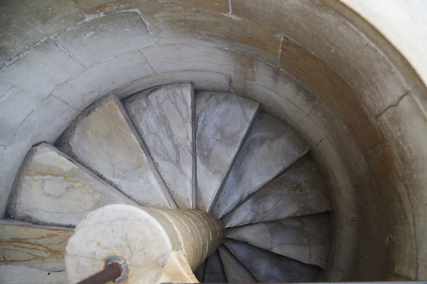 포토 JPG 해외이미지 디자인 벽 여행 건축양식 나선형 피곤 사람없음 내부 건물 미끄러짐 위험 눈금 오르기 좁은 대리석 리프트 밟기 단계 옛날 해외202004 해외포토 건축물 건축 컨셉 무늬 재료 모션 파일형식 이미지허브