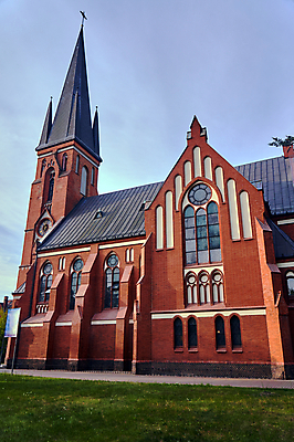 포토 JPG 해외이미지 구름 유럽 종교 시계 십자가 건축양식 창문 하늘 벽돌 사람없음 건물 빨간색 교회 탑 도시 종탑 폴란드 해외202004 해외포토 자연요소 건축물 건축 나라 컬러 종교건축 파일형식 이미지허브