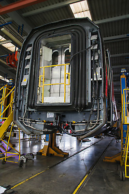 포토 JPG 해외이미지 산업 선 교통수단 공장 교통시설 직장 사람없음 금속 기차 도구 바퀴 터널 수리 창고 서비스 객실 마차 단상 차고 철강 터미널 해외202004 해외포토 길 육상교통 교통 회사 공업 재질 대중교통 시설 파일형식 이미지허브