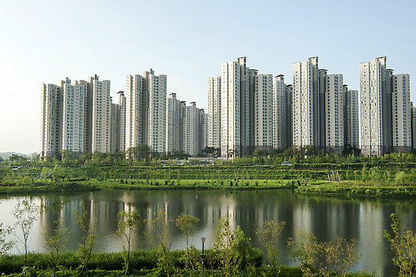 포토 JPG 주간 공원 호수 아파트 한국 풍경 사람없음 야외 도시 분양 호수공원 파주 국내포토 자연요소 공공시설 아시아 부동산 주택 경기도 파일형식