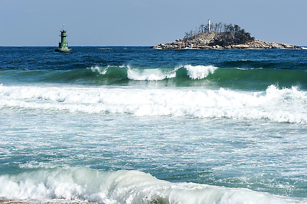 포토 JPG 주간 파도 바다 섬 한국 등대 풍경 사람없음 야외 강원도 속초 영금정 국내포토 자연요소 아시아 파일형식