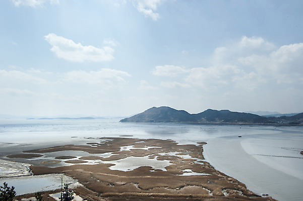 포토 JPG 주간 구름 바다 섬 하늘 한국 풍경 사람없음 야외 전라남도 순천만 국내포토 자연요소 아시아 습지 전라도 순천 파일형식