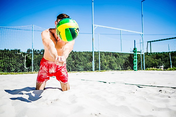 포토 JPG 주간 백인 해외 남자 수영복 유럽 한명 상반신 20대 야외 앞모습 모래사장 무릎꿇기 비치발리볼 즐거움 열정 배구공 체코 토스 청년남자한명만 성인남자한명만 국내포토 자연요소 서양인 1 옷 감정 나라 스포츠용품 스포츠 바다 뷰포인트 공 모션 사람 청년 비치볼 배구 남자한명만 성인남자만 청년남자만 파일형식
