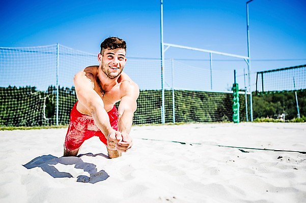 포토 JPG 주간 백인 해외 남자 수영복 유럽 한명 미소 상반신 20대 야외 앞모습 모래사장 무릎꿇기 비치발리볼 즐거움 열정 체코 토스 청년남자한명만 성인남자한명만 국내포토 자연요소 서양인 1 옷 감정 나라 스포츠 바다 뷰포인트 모션 표정 사람 청년 비치볼 배구 남자한명만 성인남자만 청년남자만 파일형식