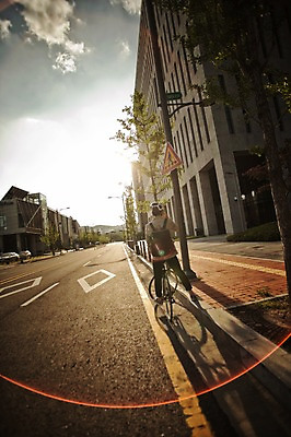 포토 JPG 주간 전신 남자 도로 여유 휴식 그림자 한명 서기 20대 야외 뒷모습 햇빛 일몰 한국인 도시 보행로 퇴근 통화 사이클링 라이딩 로드자전거 초저녁 남자만 성인남자만 청년남자만 성인남자한명만 국내포토 자연요소 1 감정 길 뷰포인트 컨셉 교통시설 모션 사람 동양인 청년 태양 노을 자전거 저녁 육상스포츠 출퇴근 남자한명만 청년만 성인만 파일형식