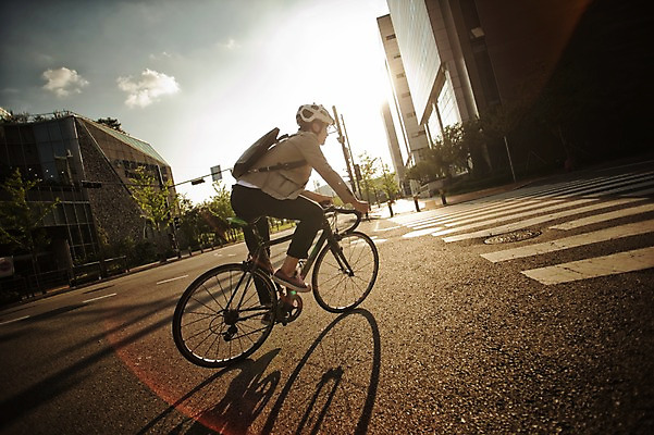 포토 JPG 주간 전신 남자 도로 그림자 한명 20대 야외 옆모습 햇빛 일몰 한국인 도시 승차 퇴근 사이클링 라이딩 로드자전거 남자만 성인남자만 청년남자만 성인남자한명만 국내포토 자연요소 1 길 뷰포인트 교통시설 모션 사람 동양인 청년 태양 노을 자전거 육상스포츠 출퇴근 남자한명만 청년만 성인만 파일형식