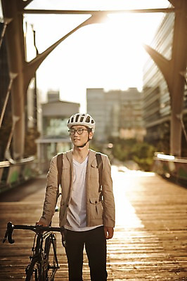 포토 JPG 주간 남자 한명 상반신 20대 야외 앞모습 아웃포커스 걷기 일몰 한국인 도시 밀기 퇴근 육교 사이클링 라이딩 로드자전거 남자만 성인남자만 청년남자만 성인남자한명만 국내포토 자연요소 1 뷰포인트 모션 촬영기법 사람 동양인 청년 노을 자전거 다리_건축물 육상스포츠 출퇴근 남자한명만 청년만 성인만 파일형식