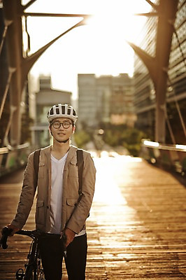 포토 JPG 주간 남자 한명 상반신 20대 야외 앞모습 아웃포커스 걷기 일몰 한국인 도시 밀기 퇴근 육교 사이클링 라이딩 로드자전거 남자만 성인남자만 청년남자만 성인남자한명만 국내포토 자연요소 1 뷰포인트 모션 촬영기법 사람 동양인 청년 노을 자전거 다리_건축물 육상스포츠 출퇴근 남자한명만 청년만 성인만 파일형식