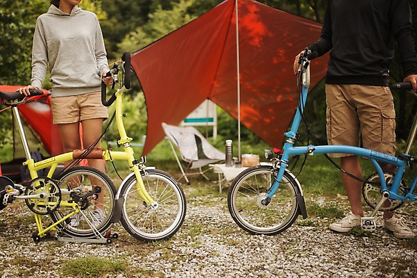 포토 JPG 주간 커플 여자 남자 서기 20대 성인 야외 두명 앞모습 캠핑 한국인 하반신 준비 강원도 미니벨로 성인만 함백산 브롬핑 국내포토 자연요소 뷰포인트 관계 모션 레저 산 한국 사람 동양인 청년 자전거 정선 파일형식