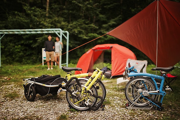 포토 JPG 주간 커플 여자 남자 텐트 20대 성인 야외 두명 캠핑 한국인 강원도 철봉 트레일러 미니벨로 접기 접이식 성인만 함백산 브롬핑 국내포토 자연요소 관계 모션 레저 산 한국 캠핑도구 사람 동양인 청년 자전거 정선 파일형식
