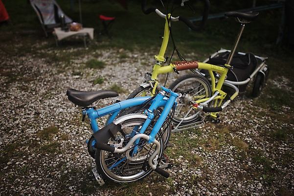 포토 JPG 주간 사람없음 야외 강원도 트레일러 사이클링 두대 미니벨로 접기 접이식 브롬핑 국내포토 자연요소 2 모션 한국 자전거 캠핑 육상스포츠 파일형식