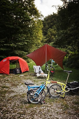 포토 JPG 주간 사람없음 야외 캠핑 강원도 트레일러 두대 미니벨로 접기 접이식 브롬핑 국내포토 자연요소 2 모션 레저 한국 자전거 파일형식