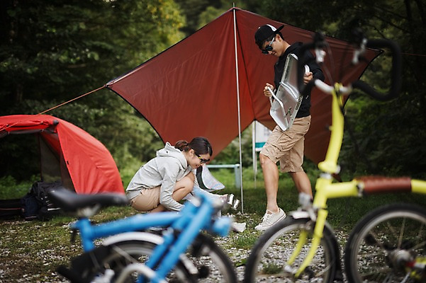 포토 JPG 주간 전신 커플 여자 남자 함께함 서기 앉기 20대 성인 야외 두명 옆모습 캠핑 한국인 준비 강원도 미니벨로 성인만 함백산 브롬핑 국내포토 자연요소 뷰포인트 컨셉 관계 모션 레저 산 한국 사람 동양인 청년 자전거 정선 파일형식