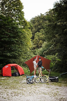 포토 JPG 주간 전신 커플 여자 남자 함께함 서기 20대 성인 야외 두명 옆모습 캠핑 한국인 준비 강원도 트레일러 미니벨로 성인만 함백산 브롬핑 국내포토 자연요소 뷰포인트 컨셉 관계 모션 레저 산 한국 사람 동양인 청년 자전거 정선 파일형식