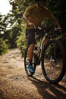 포토 JPG 주간 남자 한명 20대 야외 앞모습 한국인 하반신 승차 사이클링 라이딩 비포장도로 산악자전거 양평 유명산 남자만 성인남자만 청년남자만 성인남자한명만 국내포토 자연요소 1 도로 뷰포인트 모션 산 사람 동양인 청년 자전거 육상스포츠 경기도 남자한명만 청년만 성인만 파일형식