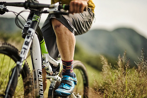 포토 JPG 주간 남자 한명 20대 야외 아웃포커스 한국인 하반신 승차 사이클링 라이딩 산악자전거 양평 유명산 남자만 성인남자만 청년남자만 성인남자한명만 국내포토 자연요소 1 모션 산 촬영기법 사람 동양인 청년 자전거 육상스포츠 경기도 남자한명만 청년만 성인만 파일형식