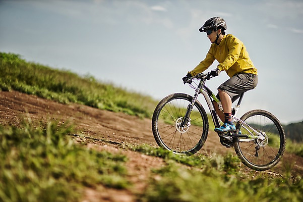 포토 JPG 주간 전신 남자 한명 20대 야외 옆모습 한국인 승차 사이클링 라이딩 비포장도로 산악자전거 양평 유명산 남자만 성인남자만 청년남자만 성인남자한명만 국내포토 자연요소 1 도로 뷰포인트 모션 산 사람 동양인 청년 자전거 육상스포츠 경기도 남자한명만 청년만 성인만 파일형식