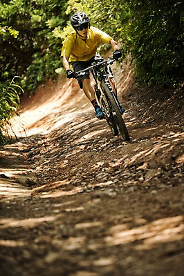 포토 JPG 주간 전신 남자 한명 20대 야외 앞모습 한국인 승차 사이클링 라이딩 비포장도로 산악자전거 양평 유명산 남자만 성인남자만 청년남자만 성인남자한명만 국내포토 자연요소 1 도로 뷰포인트 모션 산 사람 동양인 청년 자전거 육상스포츠 경기도 남자한명만 청년만 성인만 파일형식